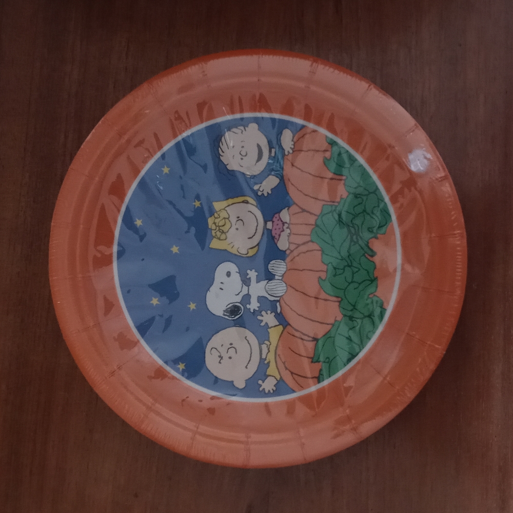 Snoopy Halloween cocktail plates